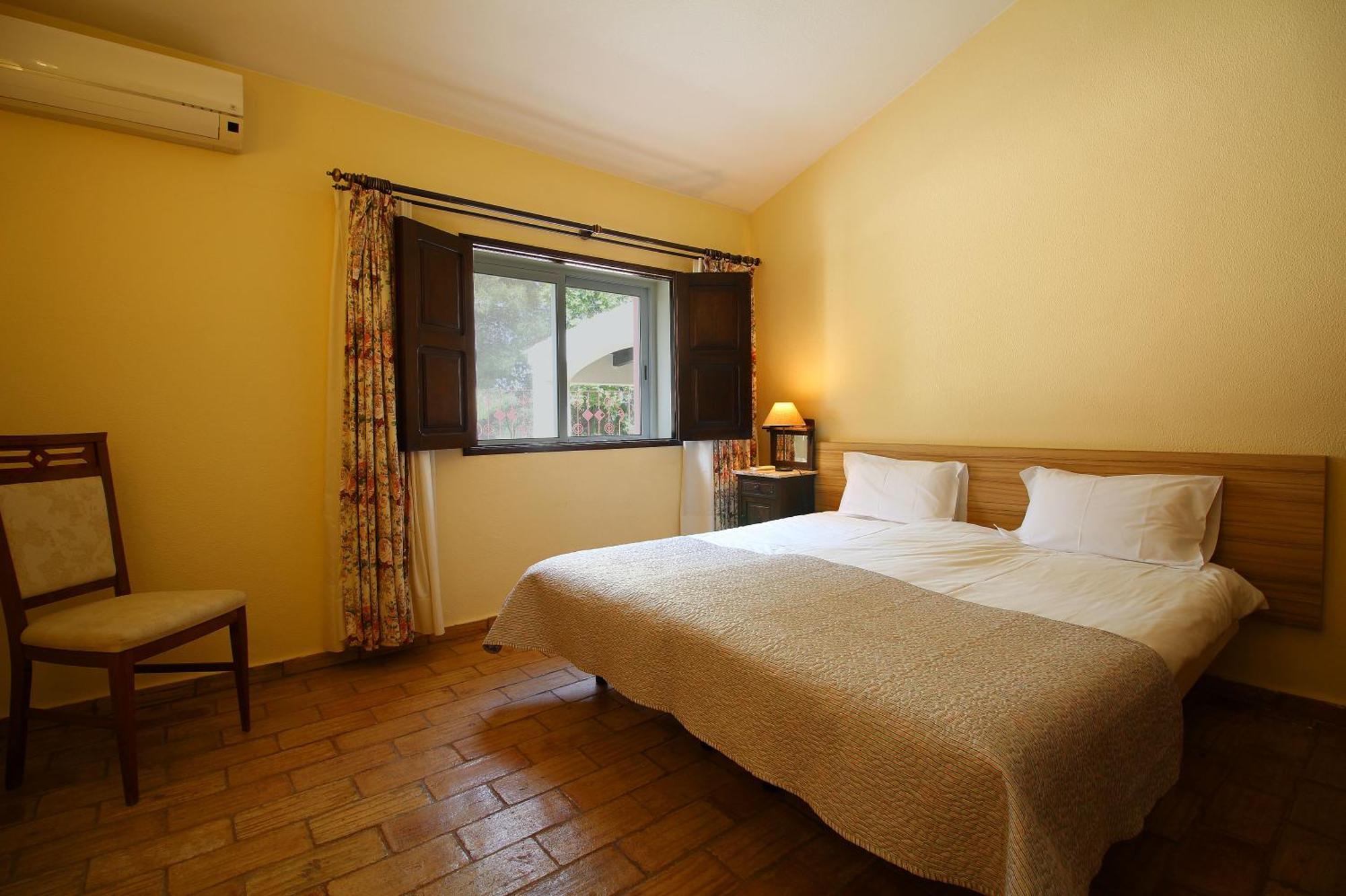 Quinta Dos Vales Wine Estate Guest House Estombar Room photo