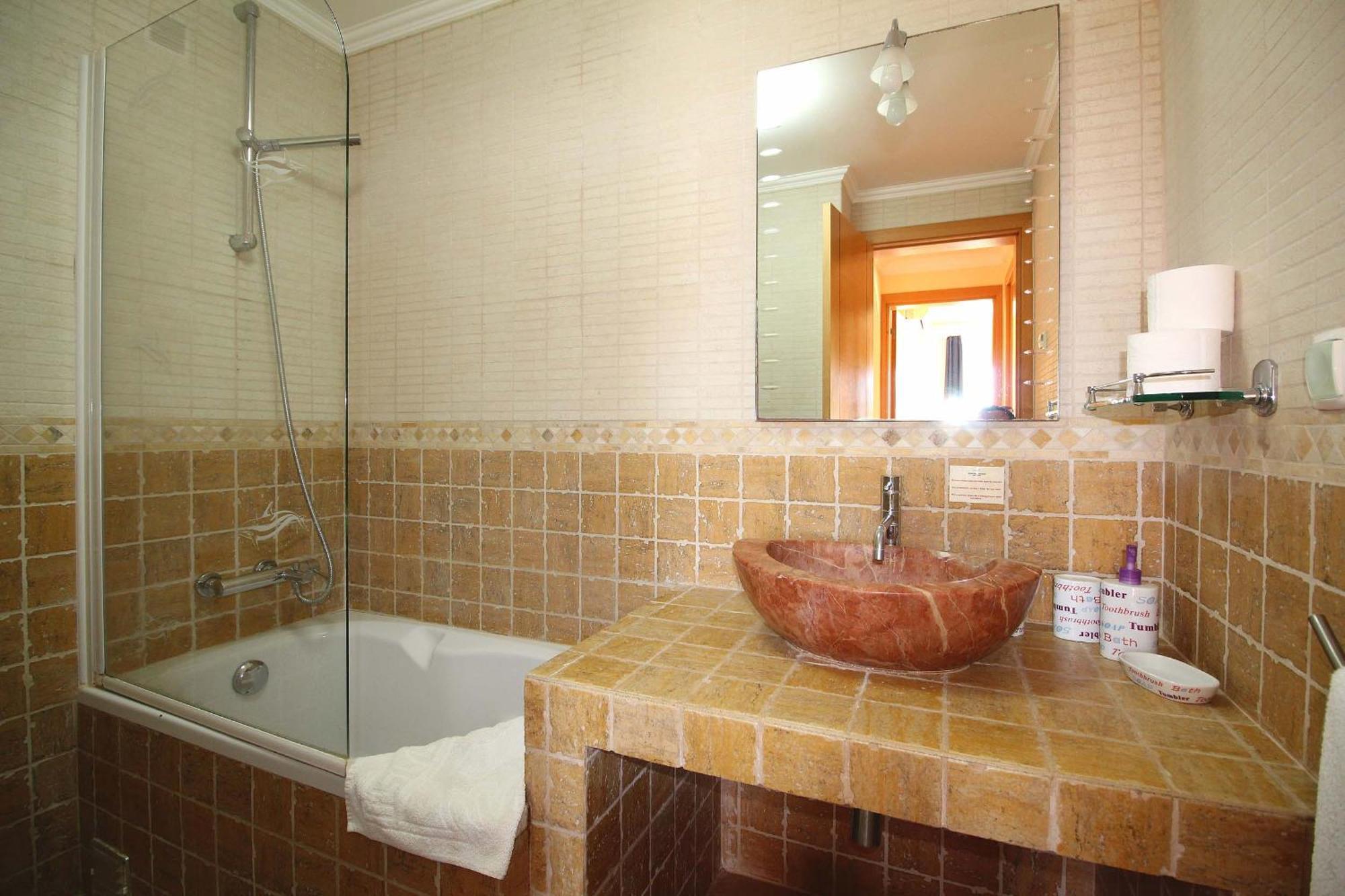 Quinta Dos Vales Wine Estate Guest House Estombar Room photo